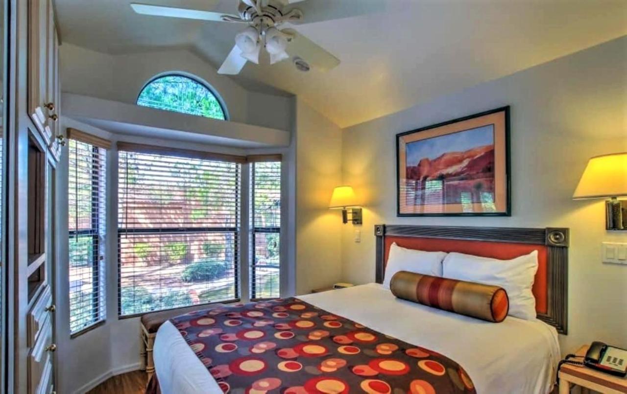 Sedona Pines Resort Zewnętrze zdjęcie A bedroom at the Inn at Sedona
