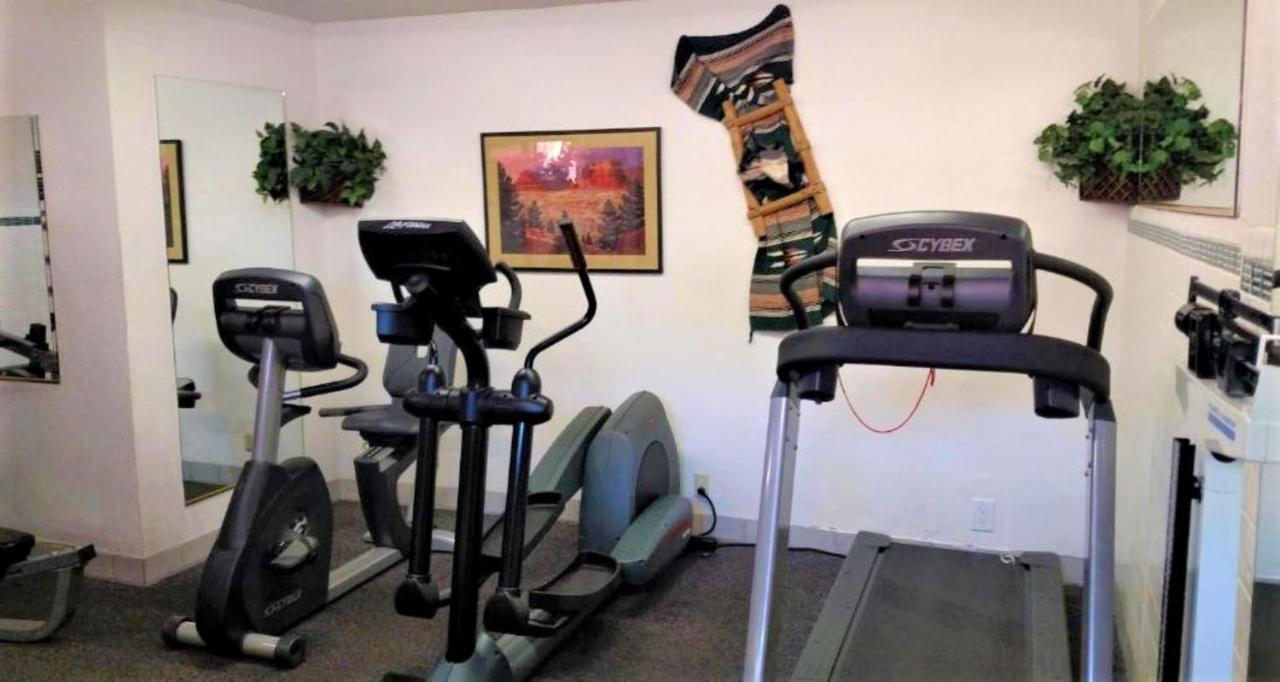 Sedona Pines Resort Zewnętrze zdjęcie Elliptical trainer (left)
