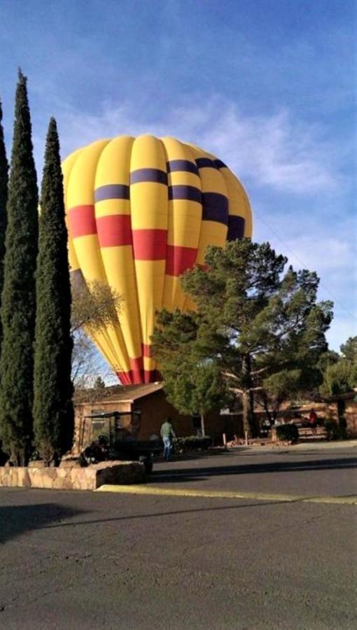 Sedona Pines Resort Zewnętrze zdjęcie Hot air balloon landing at the Santa Ynez Valley Museum