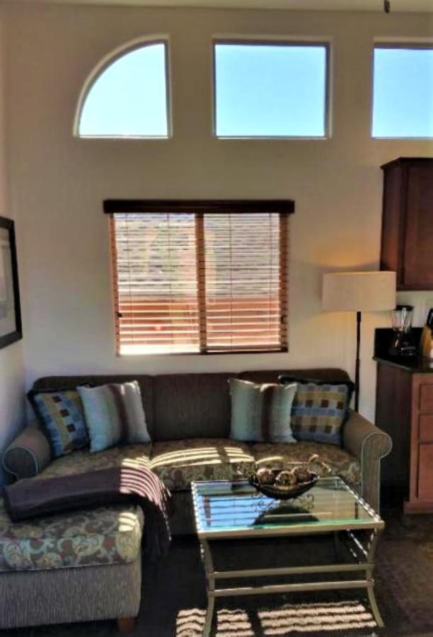 Sedona Pines Resort Zewnętrze zdjęcie Wood blinds