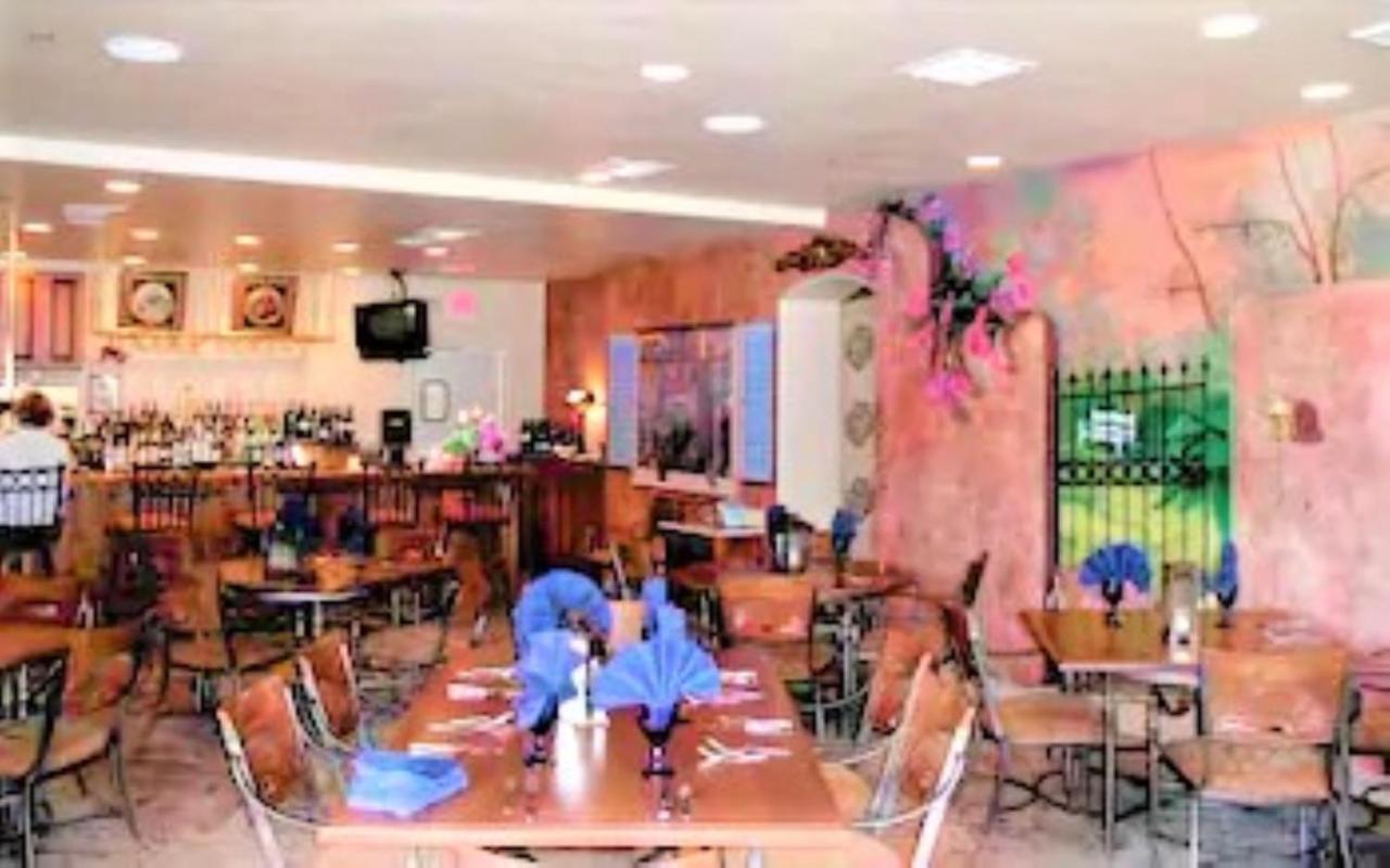 Sedona Pines Resort Zewnętrze zdjęcie The interior of the restaurant