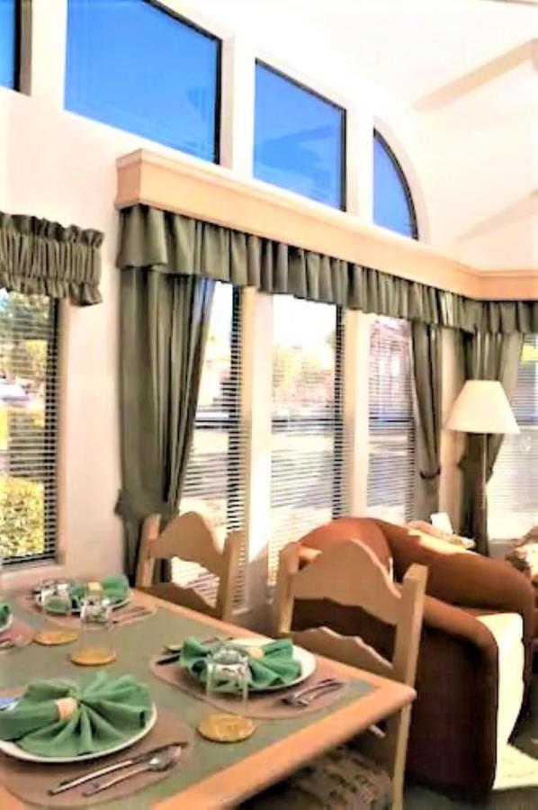Sedona Pines Resort Zewnętrze zdjęcie Window treatments