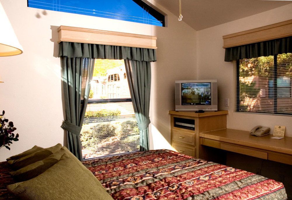 Sedona Pines Resort Zewnętrze zdjęcie A typical room at the hotel
